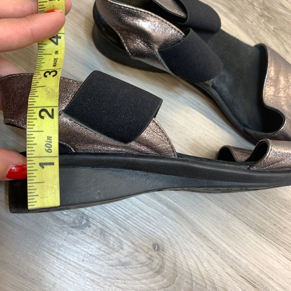 Bernie Mev Payton Sling Metallic Leather‎ Sandals Size 39 US 8 Lowe Wedge - Picture 10 of 10
